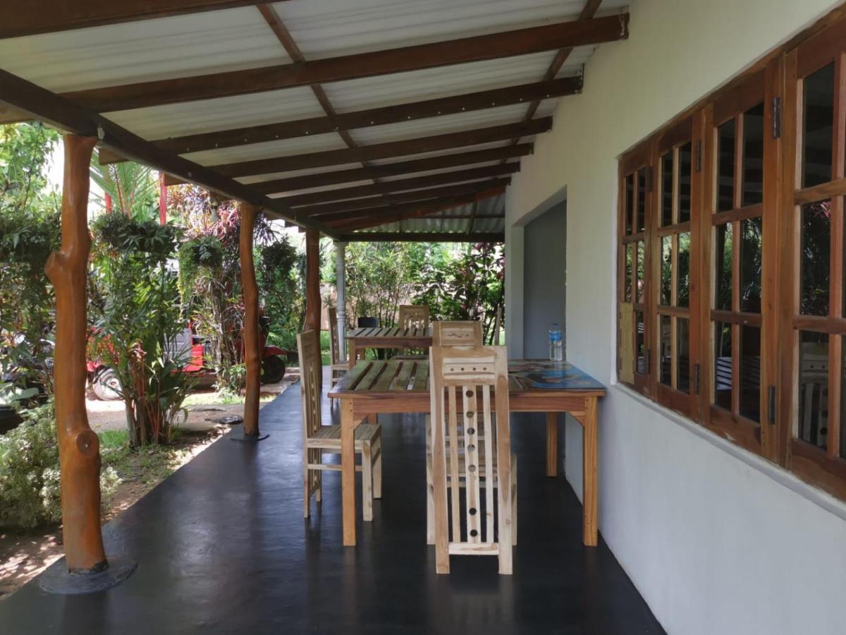 Sigiri Sandilu Homestay Сигирия Екстериор снимка